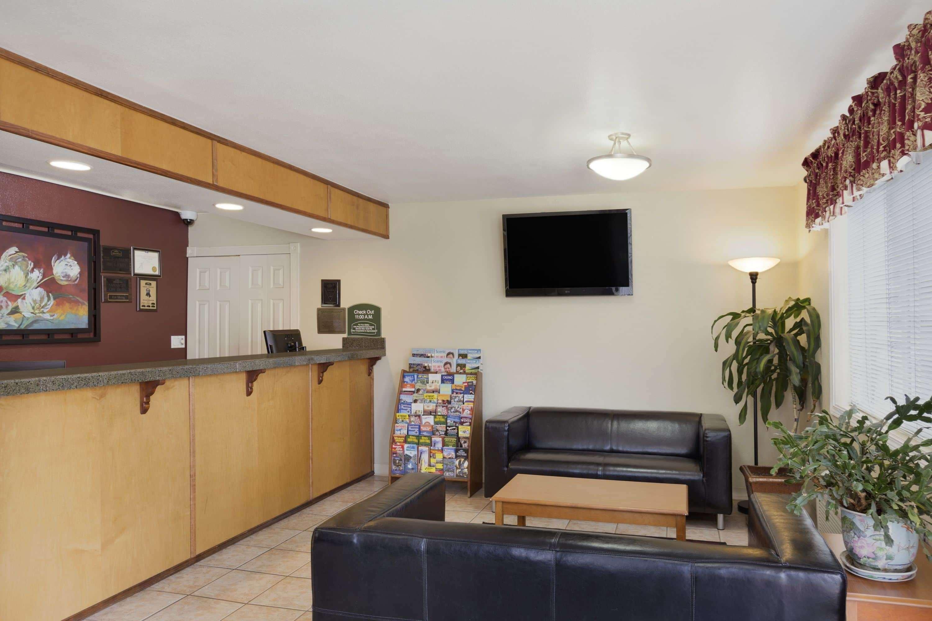 ฮาวเวิร์ด จอห์นสัน บาย วินด์แฮม ซาเลม Motel ภายนอก รูปภาพ