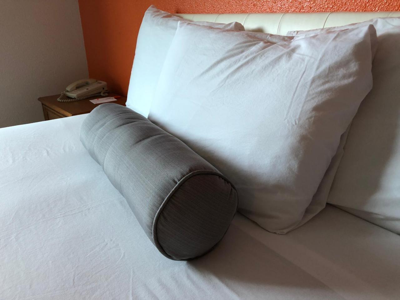 ฮาวเวิร์ด จอห์นสัน บาย วินด์แฮม ซาเลม Motel ภายนอก รูปภาพ