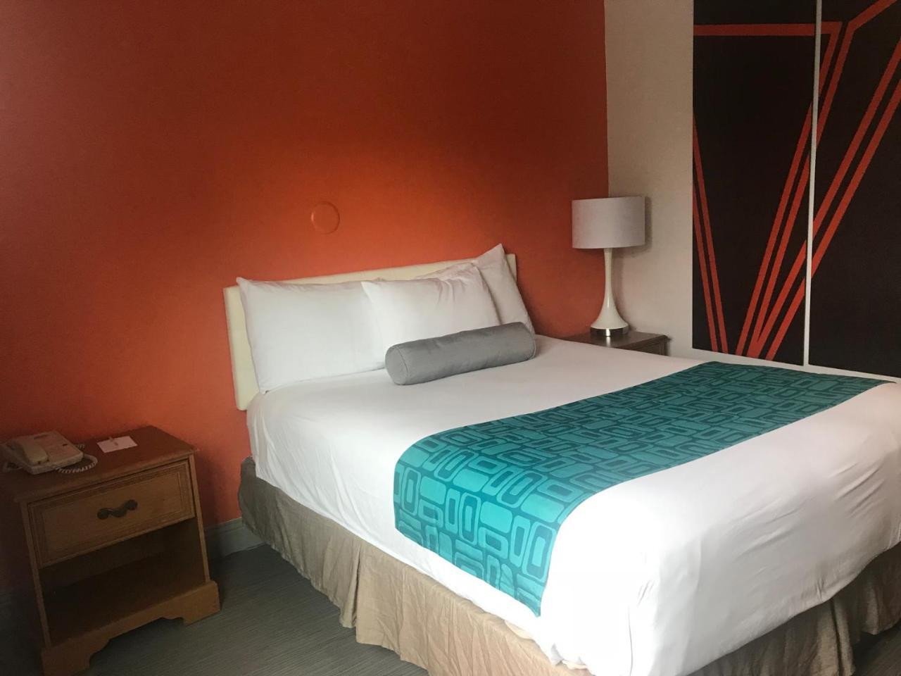 ฮาวเวิร์ด จอห์นสัน บาย วินด์แฮม ซาเลม Motel ภายนอก รูปภาพ
