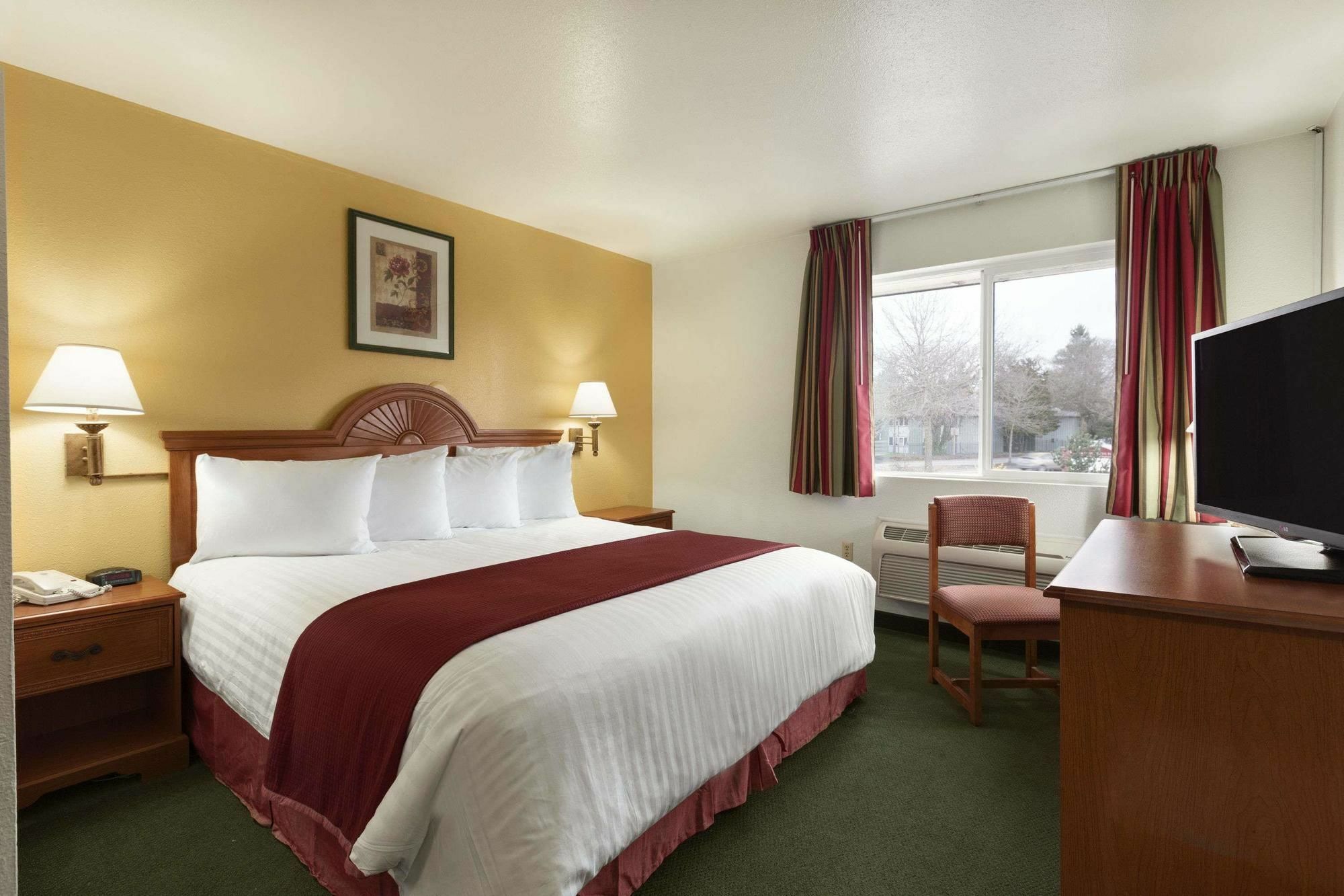 ฮาวเวิร์ด จอห์นสัน บาย วินด์แฮม ซาเลม Motel ภายนอก รูปภาพ